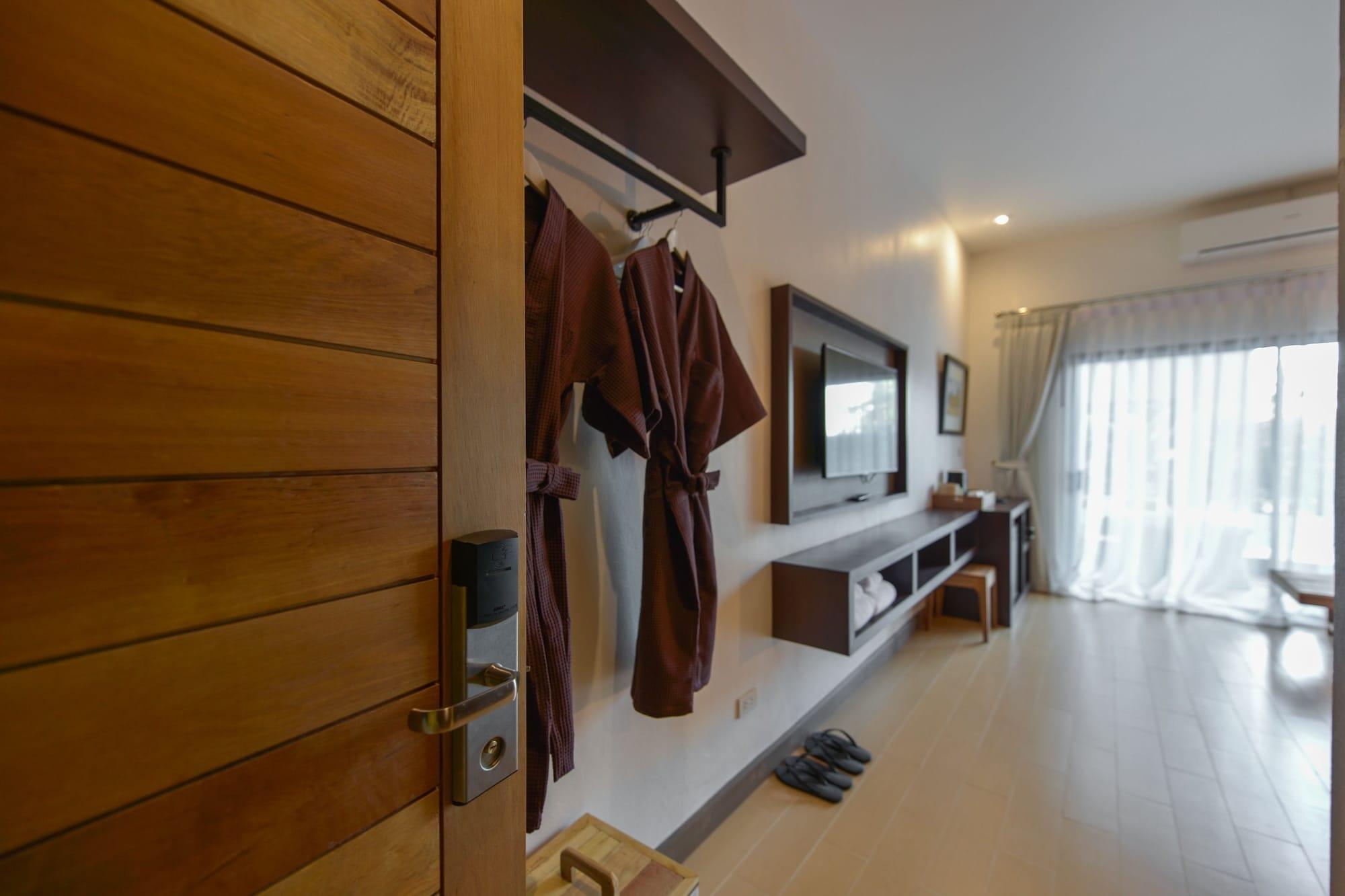 บราวน์ เฮาส์ โฮเทล โรงแรม 4*