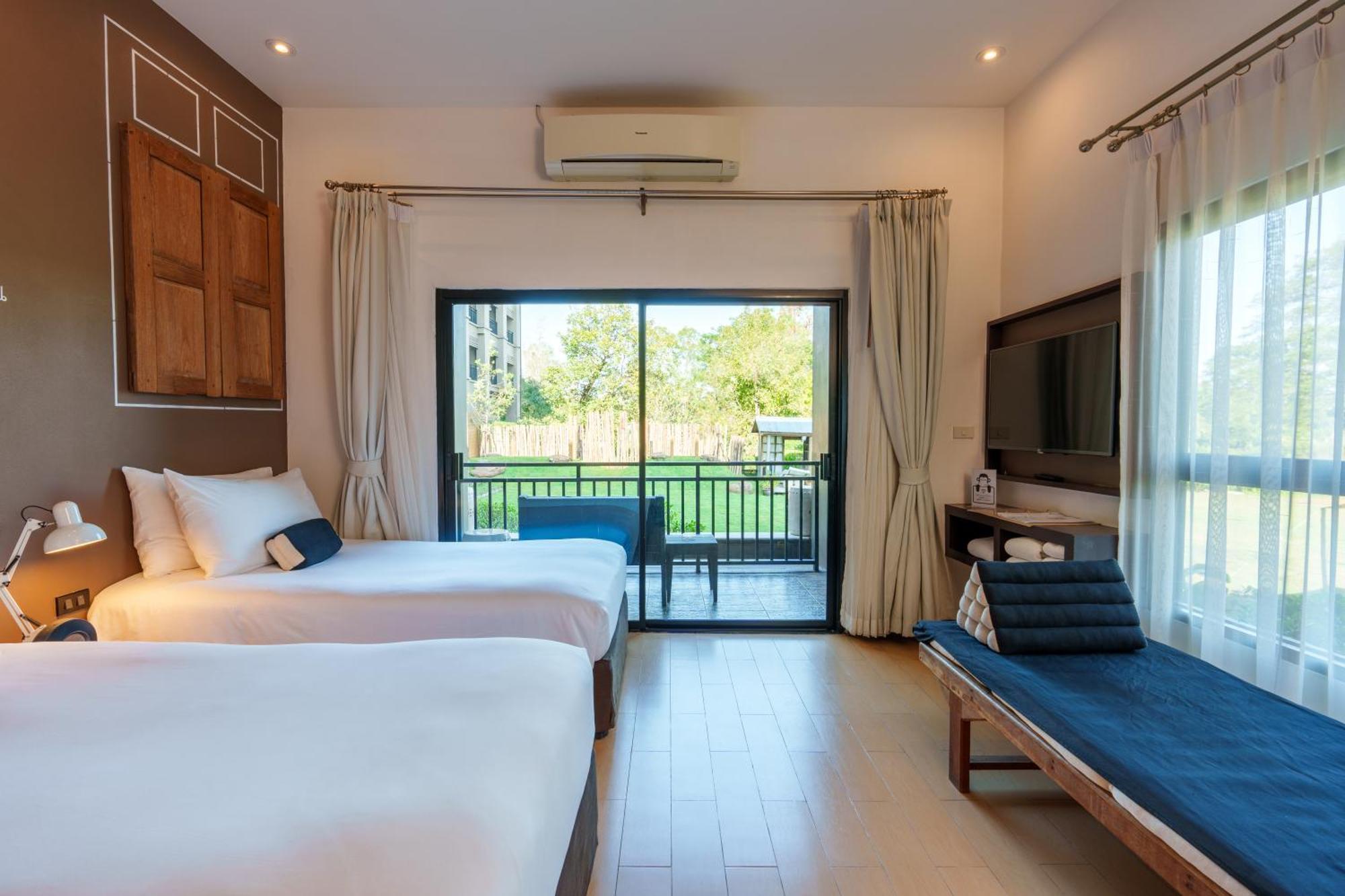 Blu Monkey Brown House 4*
