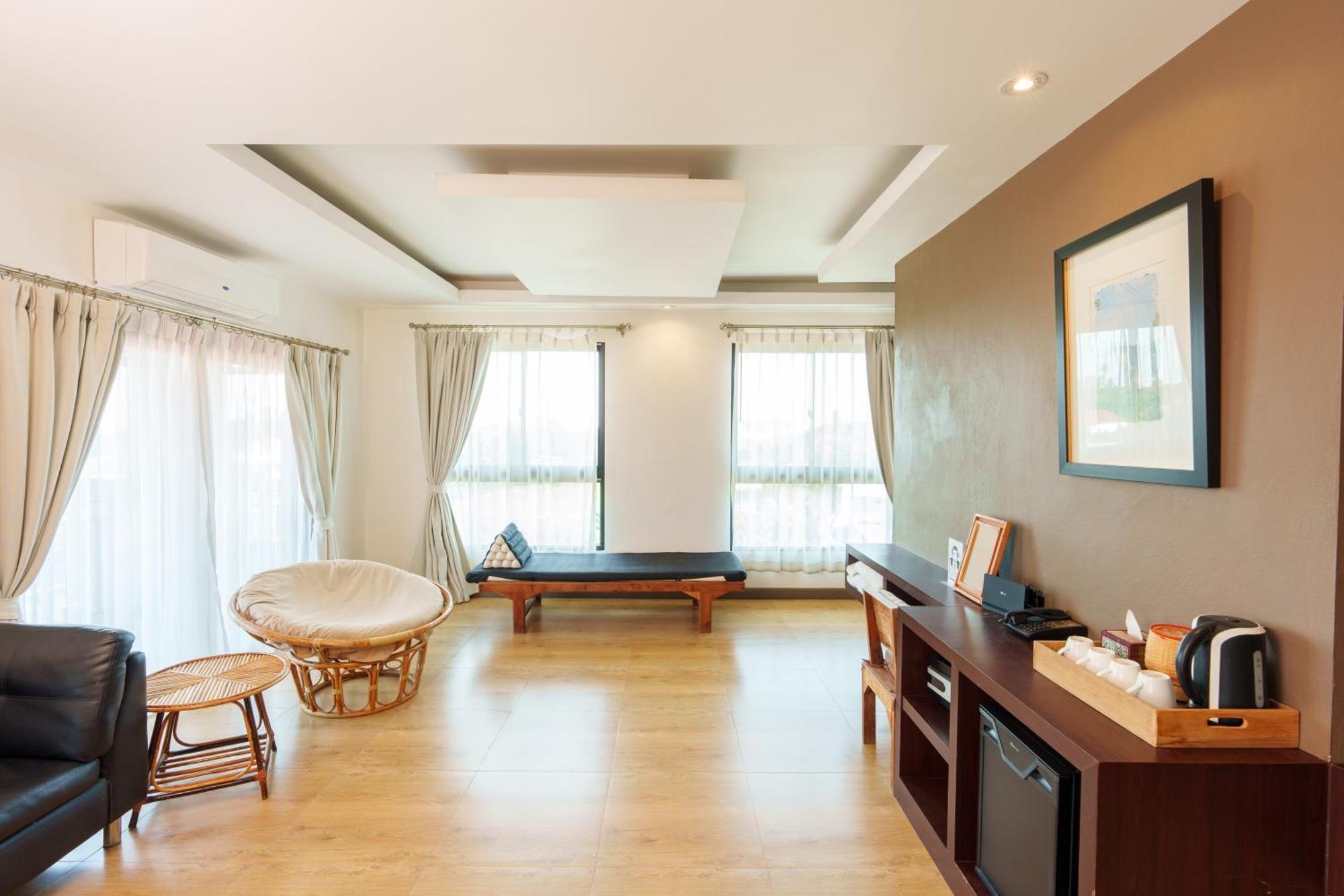 บราวน์ เฮาส์ โฮเทล 4* อุดรธานี