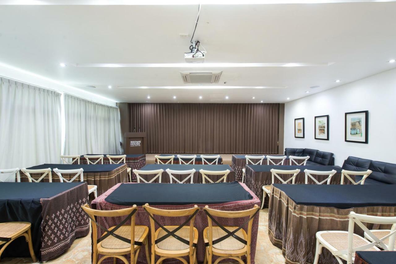 บราวน์ เฮาส์ โฮเทล โรงแรม